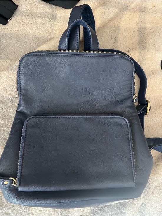 classic leather backpack black Go Forth Goods Zippered streamlined for the modern commuter with lightweight CLASSIC LEATHER BACKPACK Black